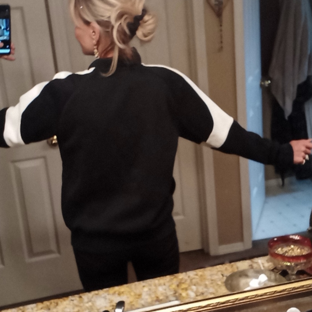 Beautiful Puma Athletic Jacket, Medium - image 3